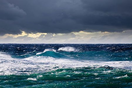 Christophe de Margerie LNG tanker begins first voyage through NSR