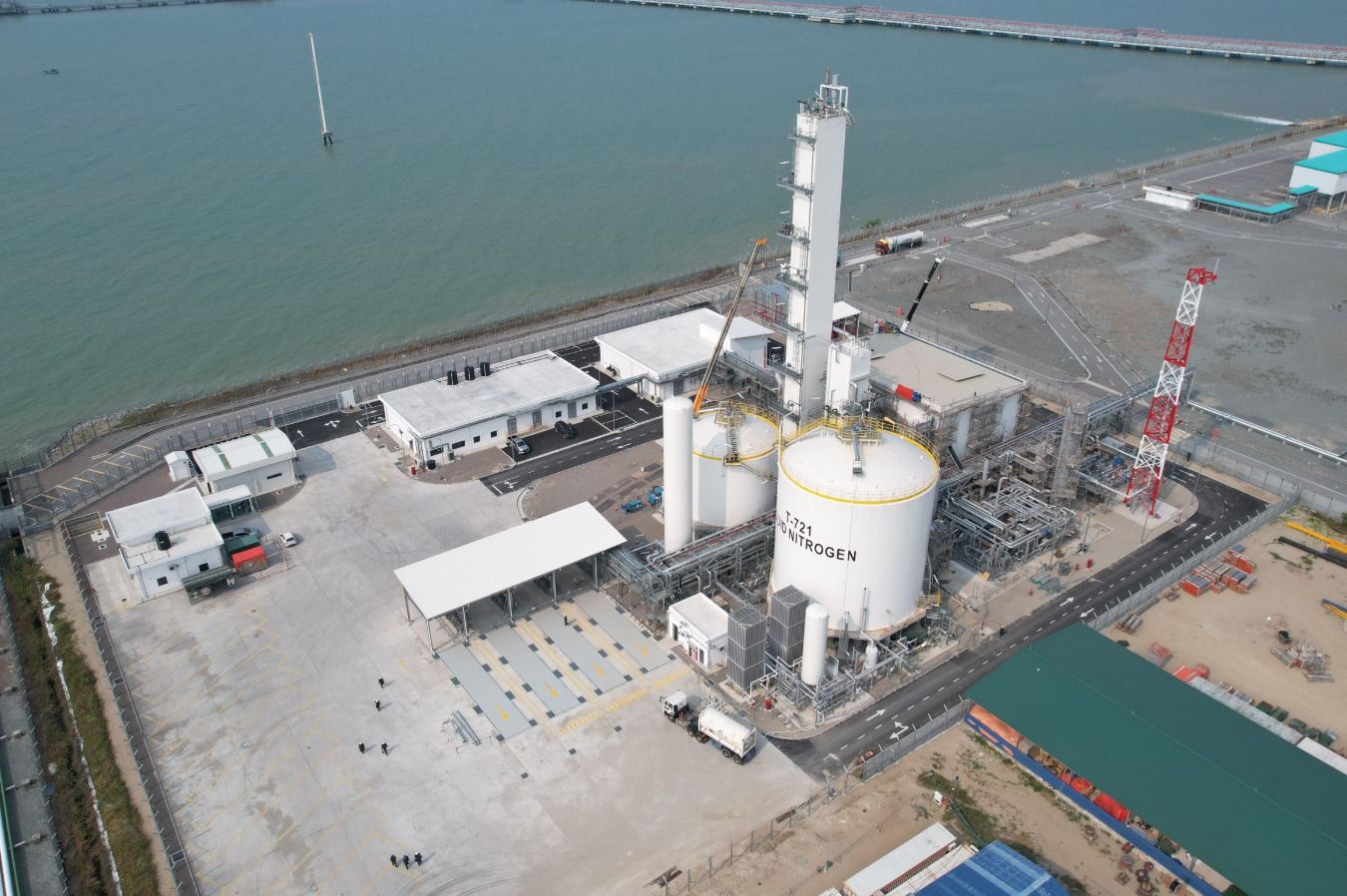 Air Products to supply LNG-based air separation unit for PETRONAS Gas Berhad-led JV
