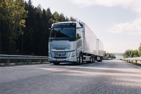 Volvo Trucks reaches LNG-powered milestone