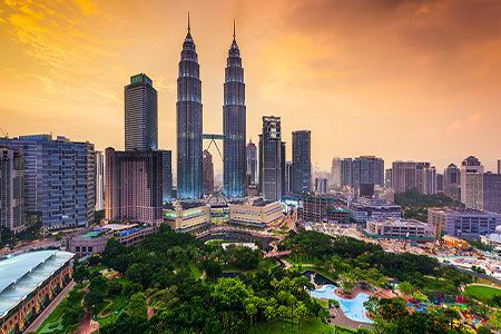 PETRONAS awards LNG project FEED contracts