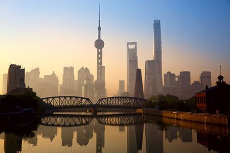 Petrochina imports LNG using container tanks